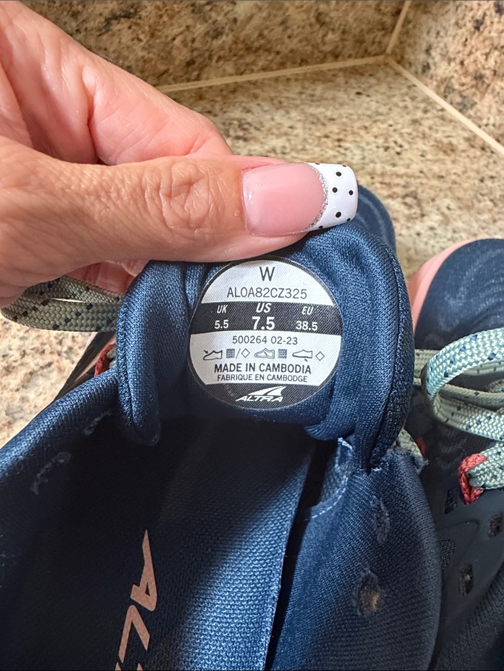 Altra Torin 7 Women's Navy Blue and Pink Running Sneakers - Picture 10 of 11